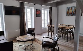 Grand Appartement Ancien En Centre Ville