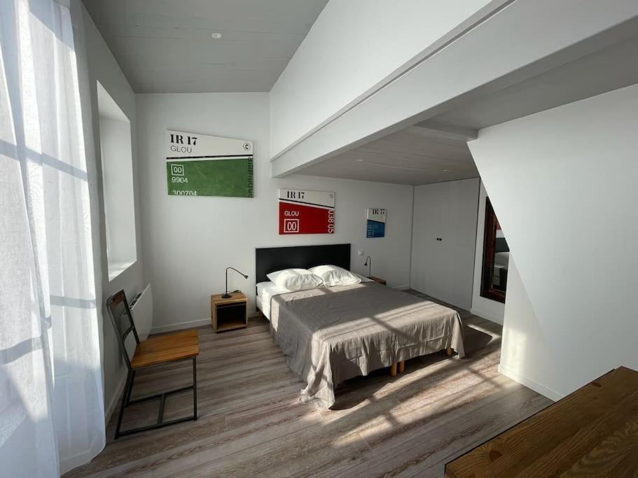 Grand Appartement Ancien En Centre Ville La Rochelle  Extérieur photo