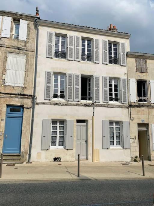 Grand Appartement Ancien En Centre Ville La Rochelle  Extérieur photo
