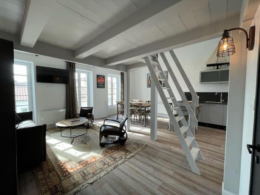 Grand Appartement Ancien En Centre Ville La Rochelle  Extérieur photo