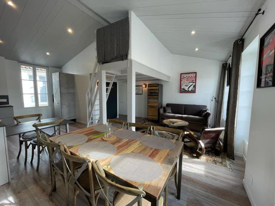 Grand Appartement Ancien En Centre Ville La Rochelle  Extérieur photo
